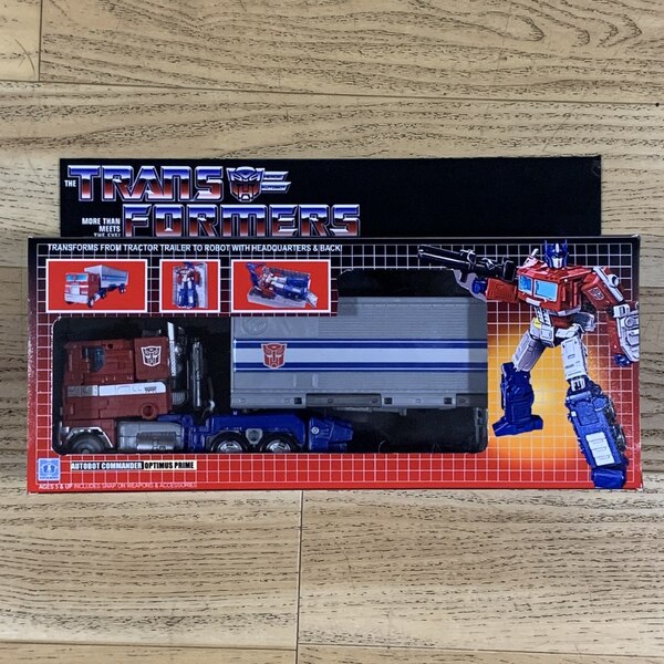 WFC Earthrise Optimus Prime Retro Edition  Larkins Lair Customization Workshop  (1 of 9)